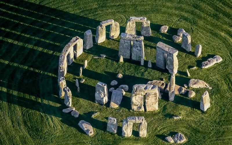 Phát hiện vòng tròn trụ đá 4.500 tuổi gần di sản Stonehenge