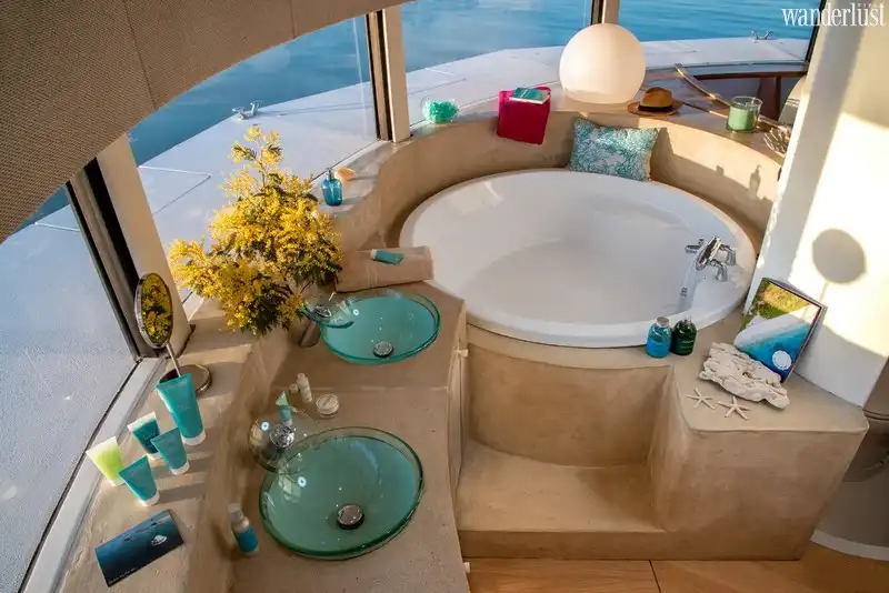 Tạp chí du lịch Wanderlust Tips | Anthénea: Lênh đênh giữa lòng đại dương