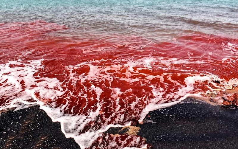 Đảo Hormuz: Vùng biển đỏ ngầu kỳ lạ nhất thế giới