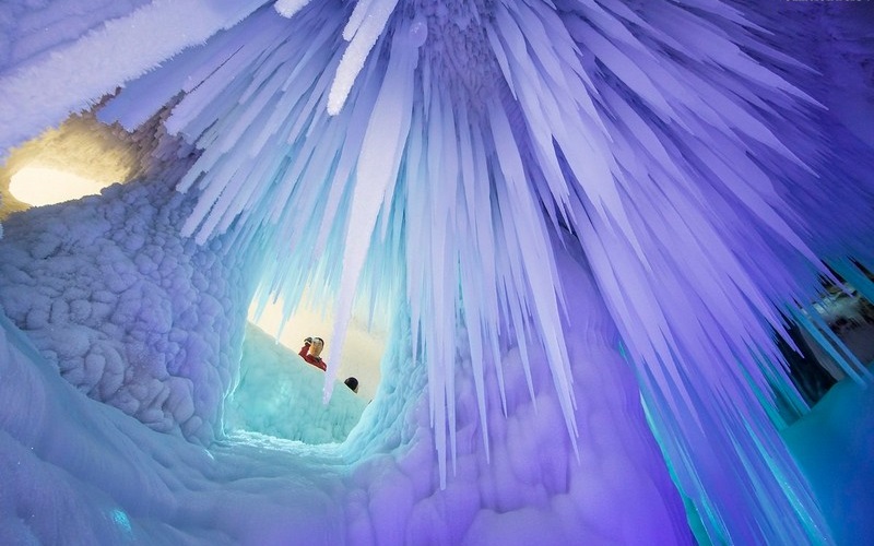 Ghé tới hang băng Ningwu không bao giờ tan chảy