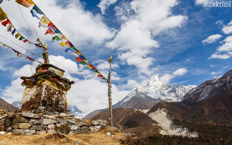 Tạp chí du lịch Wanderlust Tips | Nepal cấp phép leo núi Everest bất chấp Covid-19