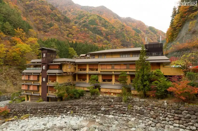 Tạp chí Du lịch Wanderlust Tips | Tới thăm khách sạn Nishiyama Onsen Keiunkan lâu đời nhất thế giới tại Nhật Bản