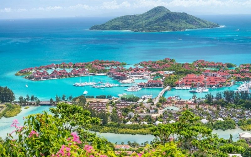 wanderlust tips seychelles vuon dia dang tren mat dat THUMB1