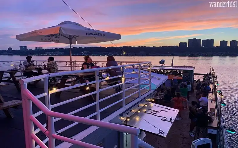 Tạp chí du lịch Wanderlust Tips | Baylander: Nhà hàng tàu sân bay độc đáo ở New York