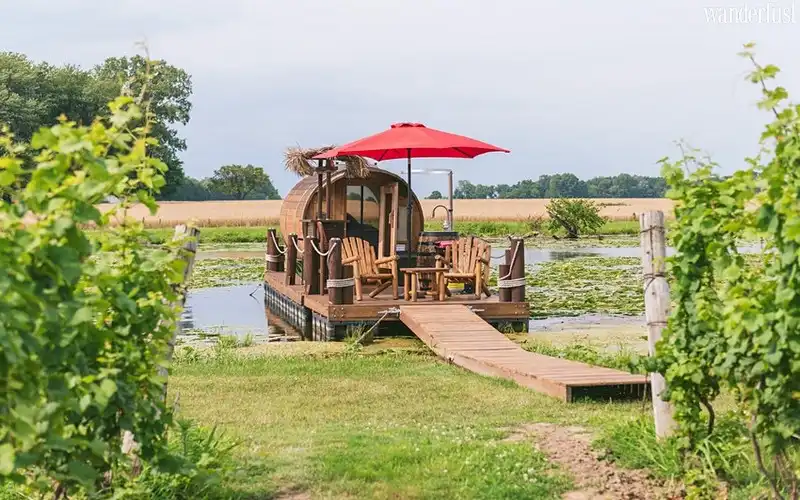 Say giấc trong “thùng rượu” nổi độc đáo ở Canada 7 Tạp chí du lịch Wanderlust Tips | Say giấc trong “thùng rượu” nổi độc đáo