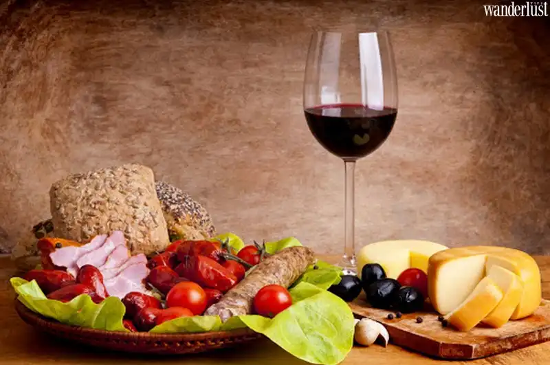 Tạp chí Du lịch Wanderlust tips - Văn hóa trên bàn ăn 