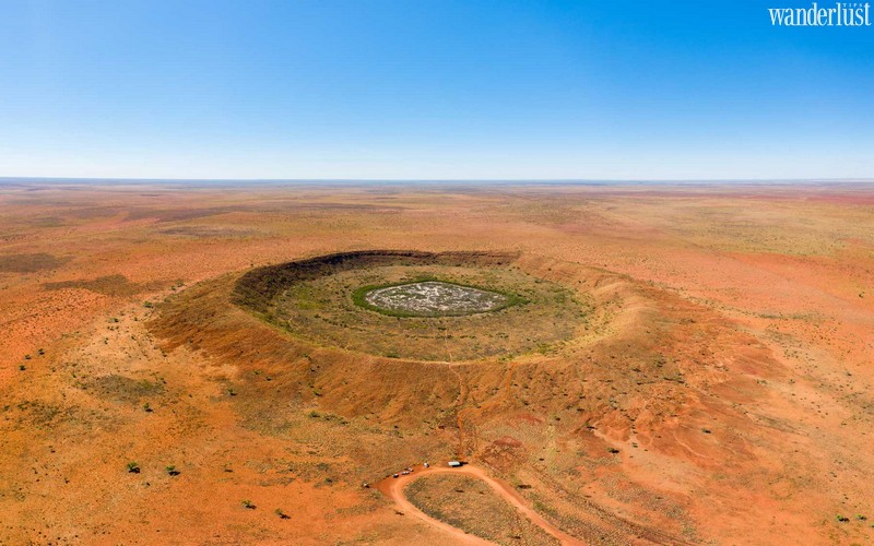 Úc: Phát hiện hố thiên thạch lớn nhất thế giới 5 tap-chi-wanderlust-tips-australia-phat-hien-tan-tich-la-ngoai-hanh-tinh2