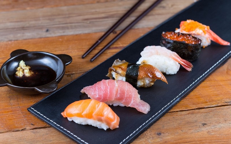Cách ăn sushi đúng chuẩn của người Nhật