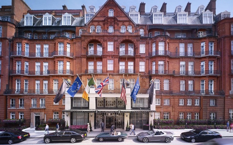 Trải nghiệm những khách sạn trăm năm tuổi trên thế giới