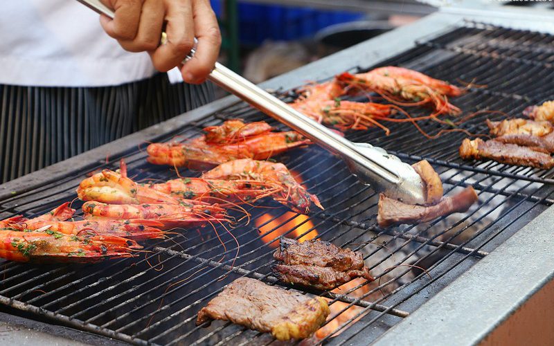 Tận hưởng tiệc buffet nướng sân vườn 5 wanderlust tips tiec buffet nuong san vuon12 e1600073207446