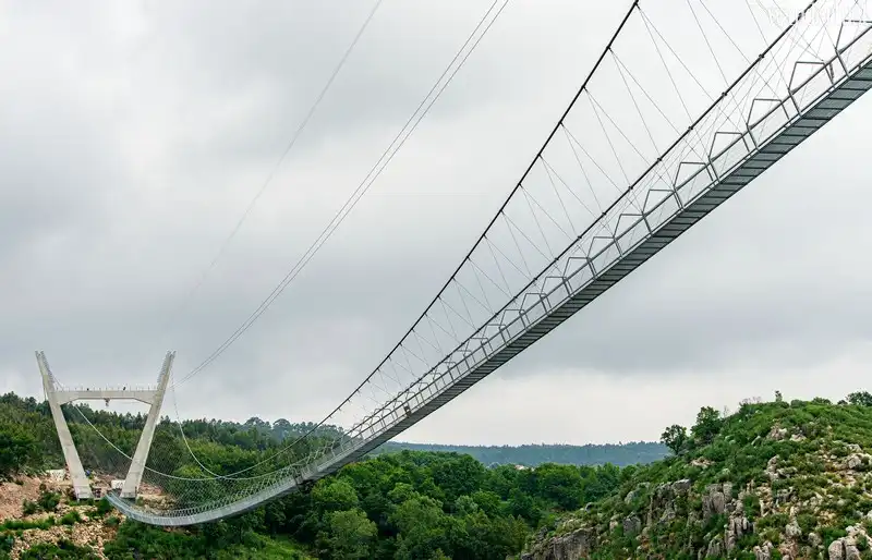 Bồ Đào Nha sắp ra mắt cầu đi bộ dài nhất thế giới 5 Tạp chí du lịch Wanderlust Tips | Bồ Đào Nha sắp ra mắt cầu đi bộ Arouca dài nhất thế giới