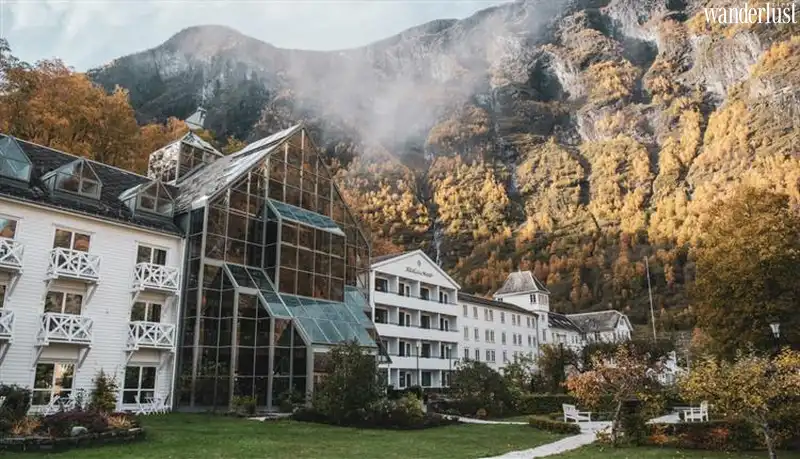 Tạp chí Du lịch Wanderlust Tips | Ngỡ ngàng những địa điểm resort đẹp nhất thế giới 