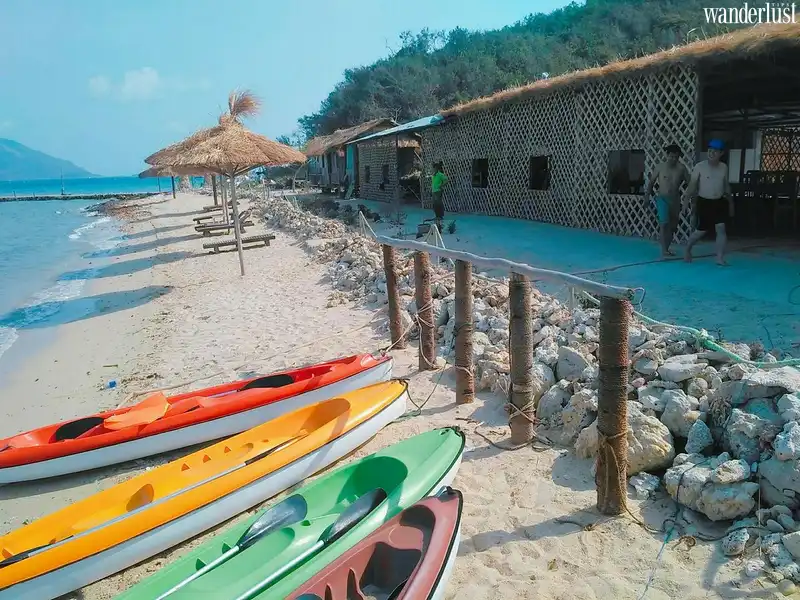 Tạp chí Du lịch Wanderlust Tips | Trải nghiệm con đường đi bộ giữa biển độc đáo 