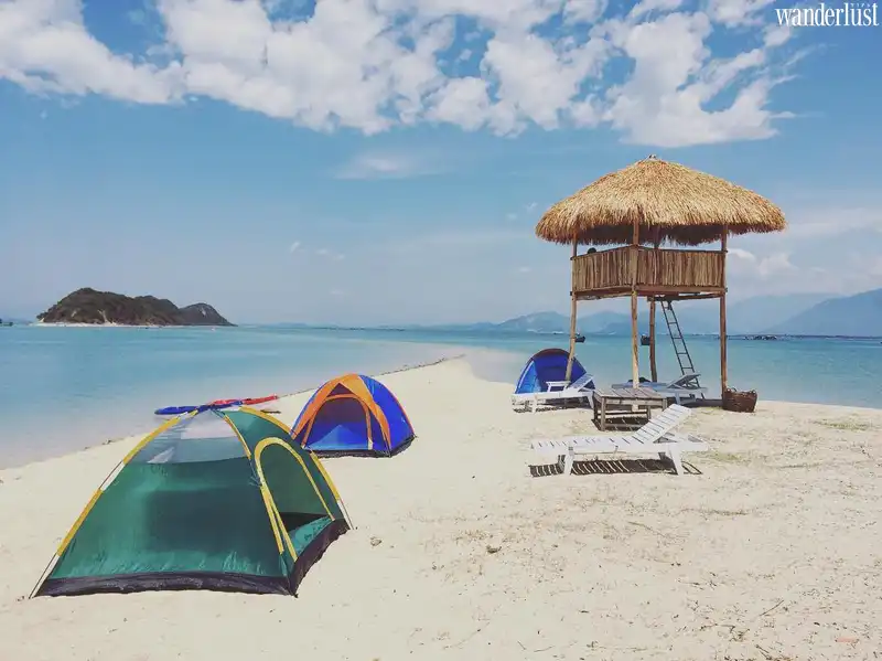 Tạp chí Du lịch Wanderlust Tips | Trải nghiệm con đường đi bộ giữa biển độc đáo