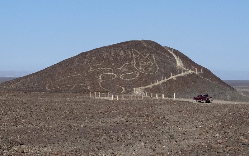 Peru: Kỳ lạ hình mèo khổng lồ trên sa mạc Nazca Peru: Kỳ lạ hình mèo khổng lồ trên sa mạc Nazca