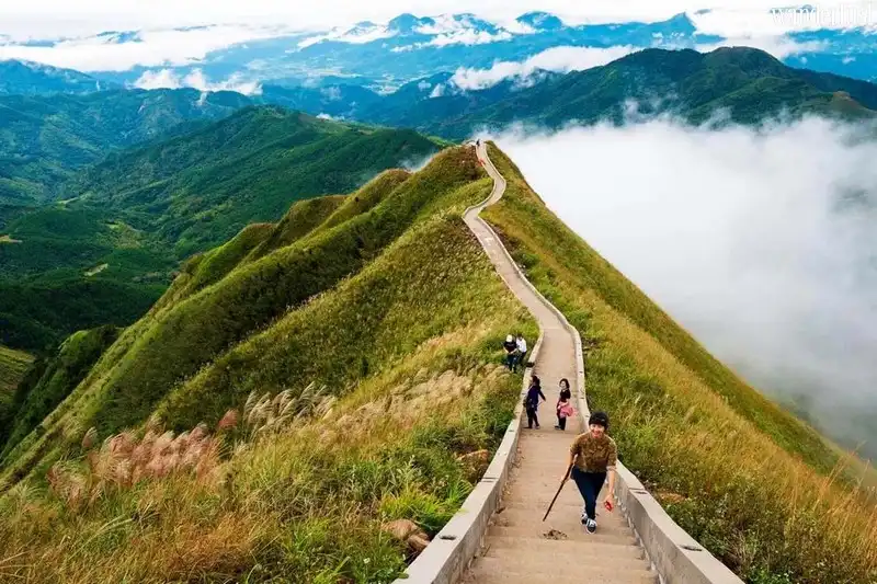 Đi đâu những ngày tháng 11? 8 Tạp chí Du lịch Wanderlust Tips | Du lịch tháng 11 nên đi đâu?