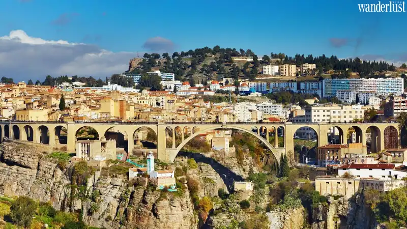 5 ngôi làng cheo leo vách núi đẹp nhất thế giới 9 Tạp chí Du lịch Wanderlust Tips | 10 ngôi làng cheo leo vách núi đẹp nhất thế giới