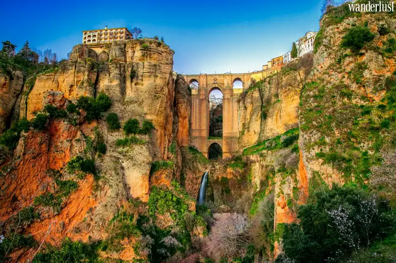 5 ngôi làng cheo leo vách núi đẹp nhất thế giới 10 Tạp chí Du lịch Wanderlust Tips | 10 ngôi làng cheo leo vách núi đẹp nhất thế giới