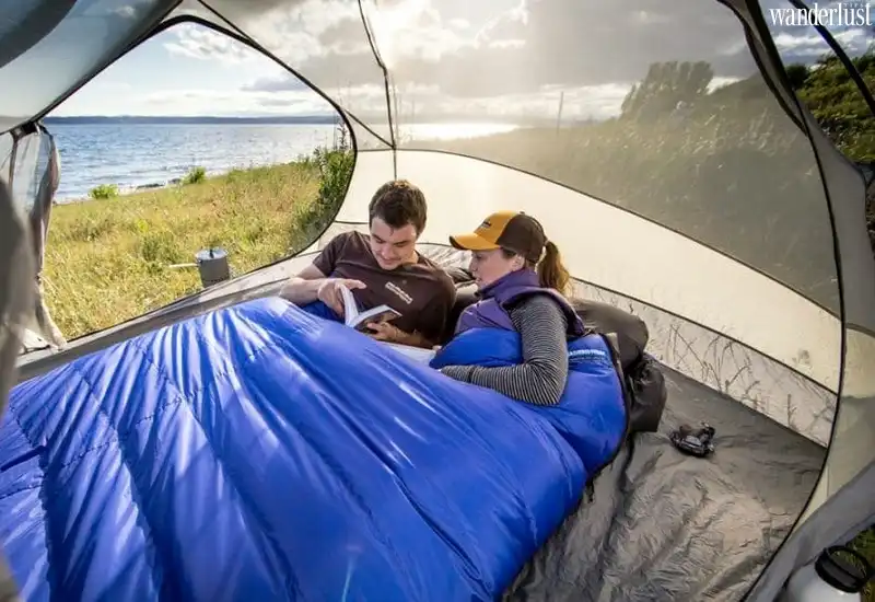 Kinh nghiệm lựa chọn túi ngủ mỗi chuyến đi xa 9 Tạp chí Du lịch Wanderlust Tips | Cách chọn phụ kiện du lịch