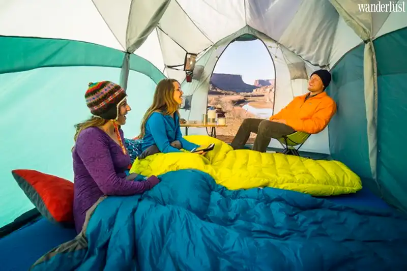 Kinh nghiệm lựa chọn túi ngủ mỗi chuyến đi xa 8 Tạp chí Du lịch Wanderlust Tips | Cách chọn phụ kiện du lịch