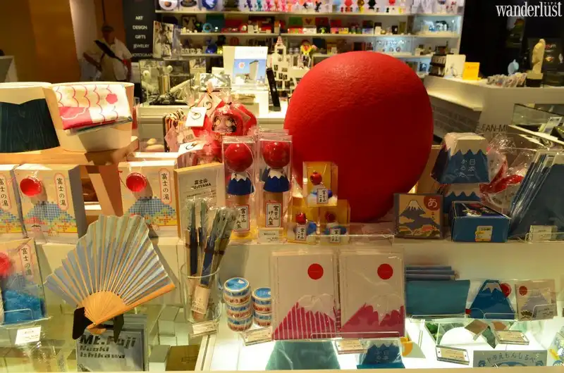 Mách bạn những món quà từ xứ sở hoa anh đào 5 Tạp chí du lịch Wanderlust Tips | ‘Mách nước’ những món quà lưu niệm nên mua khi du lịch Nhật Bản