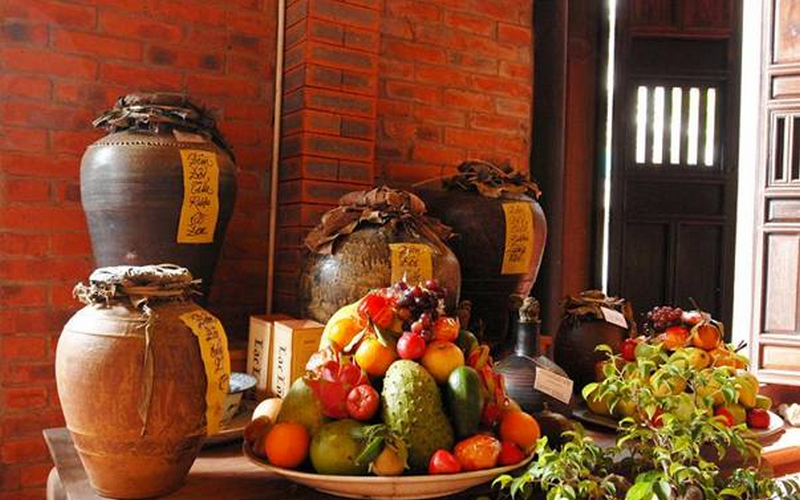 Nếm thử rượu làng Vân đặc sản Kinh Bắc