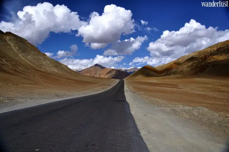 Bước đi trên những con đường kỳ lạ khắp thế giới 11 wanderlust tips nhung con duong ky la tren the gioi01