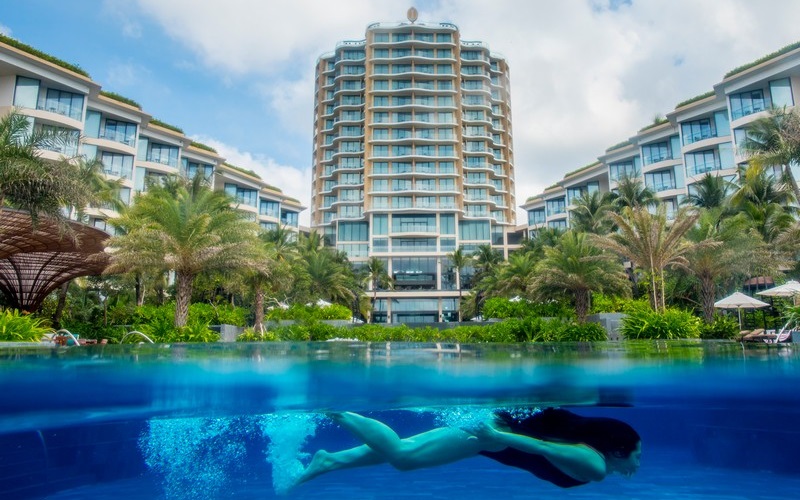 wanderlust tips don mua le hoi ve trong tieng song1 1