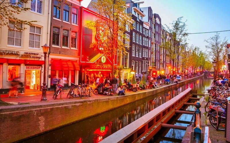 Amsterdam dự định di dời phố đèn đỏ ra khỏi thành phố