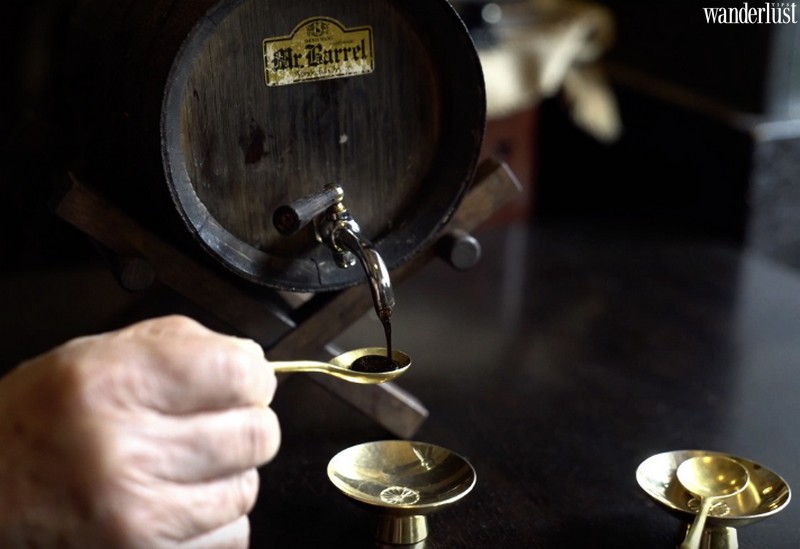 Có gì trong ly cà phê 22 năm tuổi ủ thùng gỗ có giá 919 đô la ở Nhật Bản? 6 Tạp chí Du lịch Wanderlust Tips | Có gì trong ly cà phê có giá 919 đô?