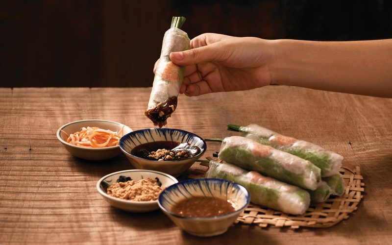 Cuốn thịt, cuốn rau, cuốn cả niềm thương nhớ