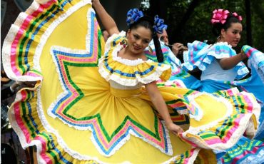 Tạp chí Du lịch Wanderlust Tips | Lễ hội Cinco de Mayo ở Mexico