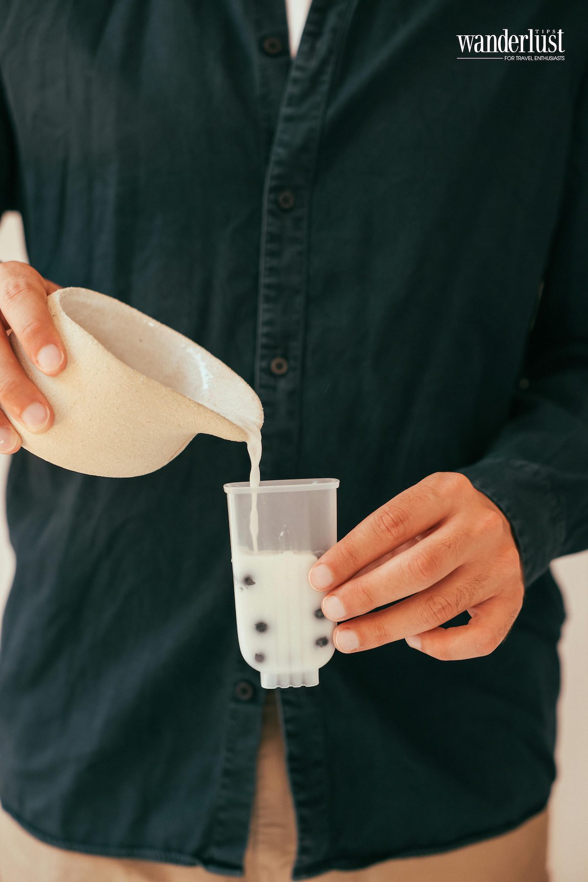 Order ngay ly trà sữa trân châu và tìm hiểu về thức uống gây nghiện này 8 nguoi-dan-ong-pha-tra-sua-tran-chau-den