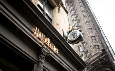 Tạp chí Wanderlust Tips | Lạc vào Hém Xéo đời thực trong Harry Potter
