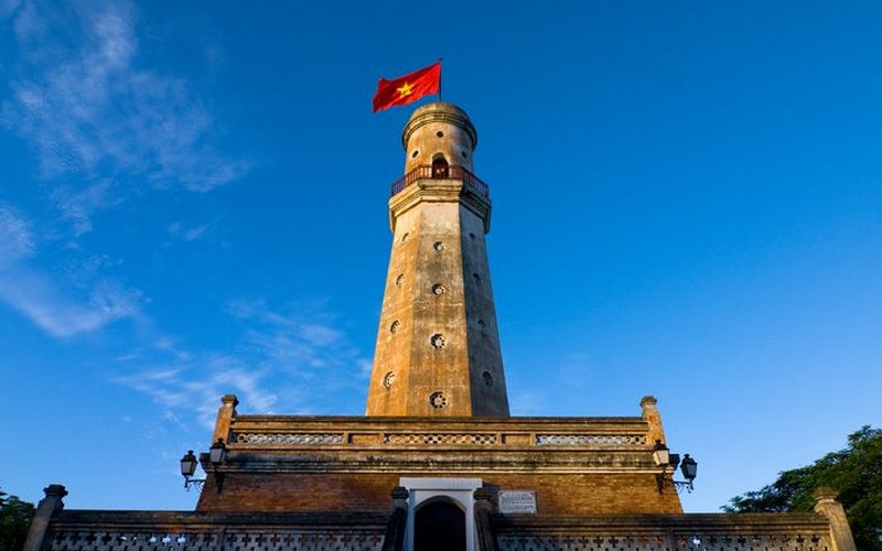 Tạp chí Du lịch Wanderlust Tips | 5 cột cờ thiêng liêng nhất Việt Nam