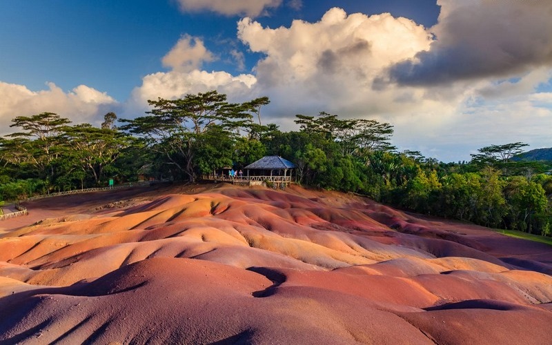 Seven Coloured Earth: Vùng đất 7 màu diệu kỳ Seven Coloured Earth: Vùng đất 7 màu diệu kỳ