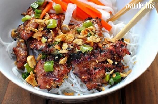 Một ngày cuối tuần yên bình ở Huế 12 Bún thịt nướng nổi tiếng ở Huế.