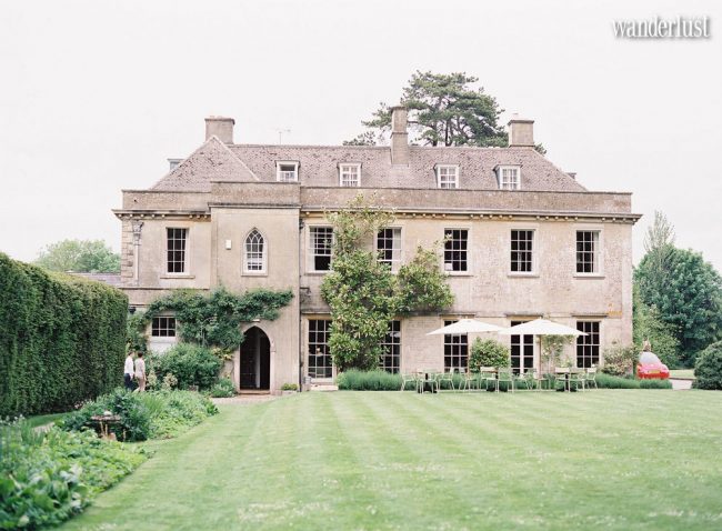 Khách sạn sân vườn Garden-in-Hotel đang là xu hướng mới nhất đó 5 Babington House với kiến trúc khách sạn sân vườn sang trọng như 1 tòa lâu đài.