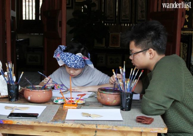 Sống lại tuổi thơ với chuồn chuồn tre nơi làng nghề Thạch Xá 21 Trải nghiệm làm chuồn chuồn tre là hoạt động được yêu thích khi tới thăm làng Thạch Xá.