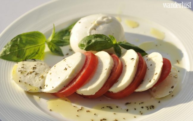 5 món Salad dễ làm tại nhà, giúp giải nhiệt cuối tuần 9 5 món Salad dễ làm tại nhà, giúp giải nhiệt cuối tuần - Wanderlust Tips