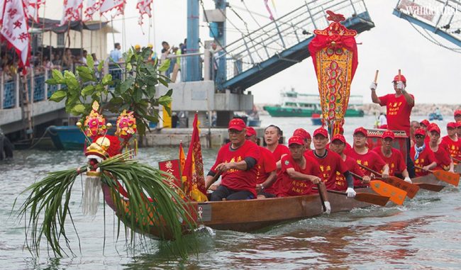 Làng chài cổ Tai O ở Hong Kong được thắp sáng đêm Trung thu bởi 2500 chiếc đèn lồng 11 ttt 1