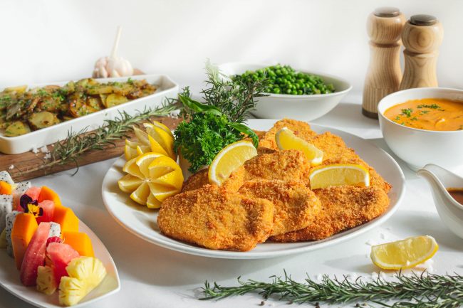 Mang cả nhà hàng 5 sao về nhà với thực đơn mới tại Sheraton Saigon 5 Family Set Executive Chef s Signature