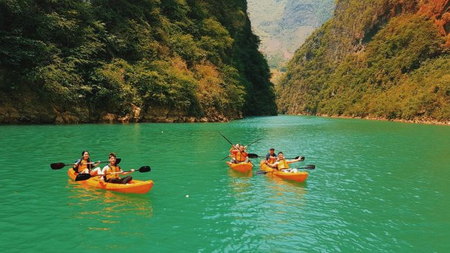 9 địa điểm đẹp ngoạn mục không thể bỏ qua cho người đam mê Kayaking 8 ba be