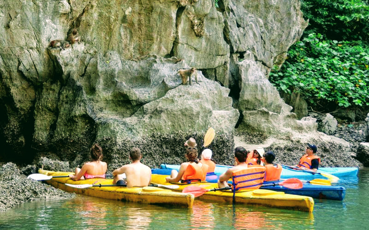 9 địa điểm đẹp ngoạn mục không thể bỏ qua cho người đam mê Kayaking 10 Tạp chí du lịch Wanderlust Tips | 9 địa điểm đẹp ngoạn mục không thể bỏ qua cho người đam mê Kayaking