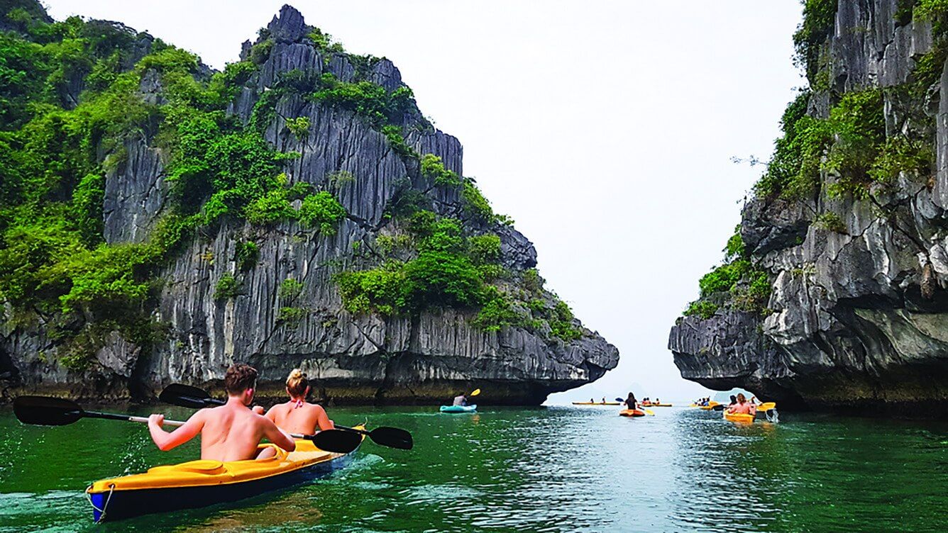 9 địa điểm đẹp ngoạn mục không thể bỏ qua cho người đam mê Kayaking 9 Tạp chí du lịch Wanderlust Tips | 9 địa điểm đẹp ngoạn mục không thể bỏ qua cho người đam mê Kayaking