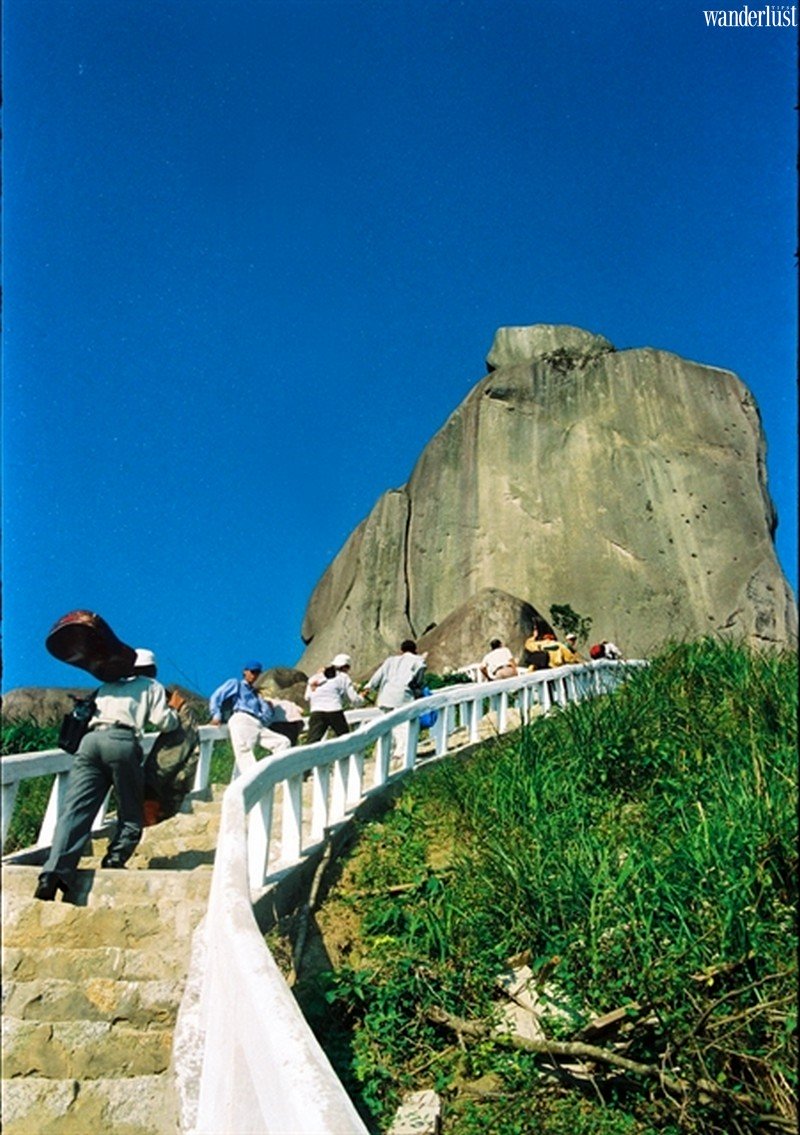 Tạp chí du lịch Wanderlust Tips | Chinh phục núi Đá Bia ở Phú Yên