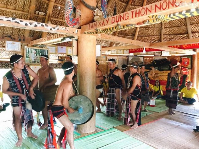 Ta Lang: Làng du lịch sinh thái cộng đồng hấp dẫn mới ở Quảng Nam 6 dieu nhay Co Tu2