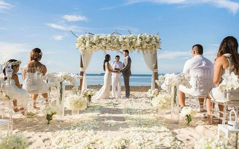 Tiệc cưới nhỏ xinh: Khi điều lãng mạn khẽ khàng lên tiếng 5 Tạp chí du lịch Wanderlust Tips | Tiệc cưới nhỏ xinh: Khi điều lãng mạn khẽ khàng lên tiếng