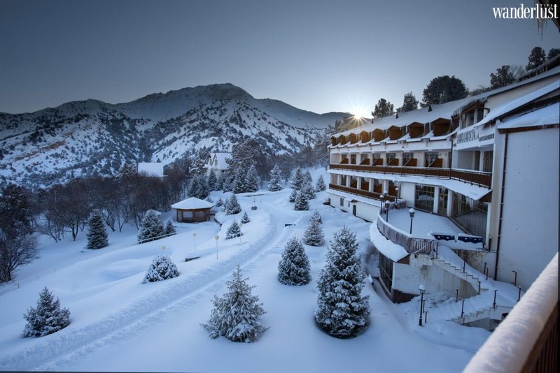 Tạp chí du lịch Wanderlust Tips | 10 Khu nghỉ dưỡng trượt tuyết không đông đúc đáng đến nhất kỳ nghỉ đông này