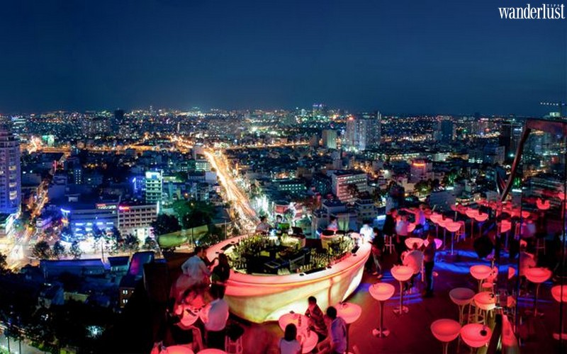 Tạp chí du lịch Wanderlust Tips | Top 5 Rooftop Bar có view cực chill ở Sài Gòn